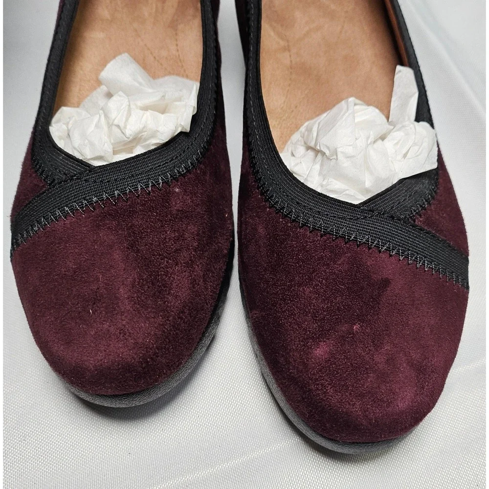 Clarks‎ Daelyn Hill Aubergine Suede Slip On Ballet Flats Women's 6W NIB